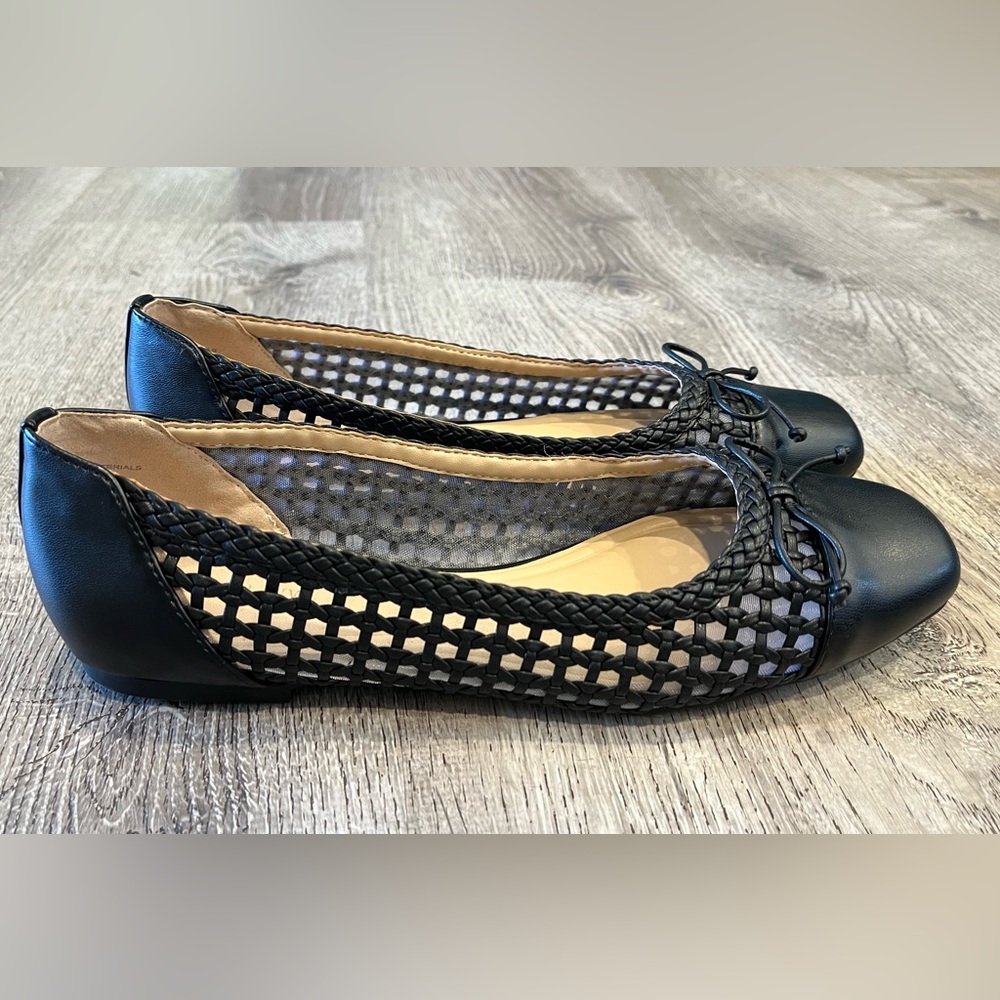 Crown & Ivy Black Woven Flats Size 9 - Picture 2 of 5